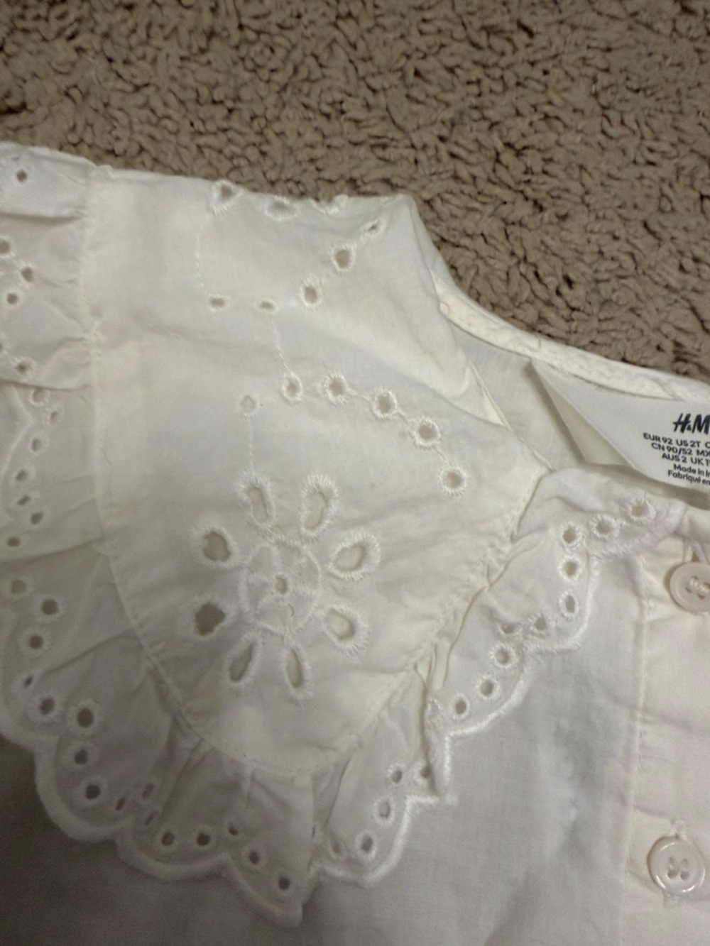 H&M White Eyelet Collar Button-Down Top - Picture 2 of 7
